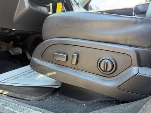 Used 2016 Chevrolet Traverse LTZ AWD/4WD image 24