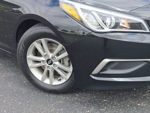Used 2016 Hyundai Sonata SE w/ Cargo Package FWD image 3