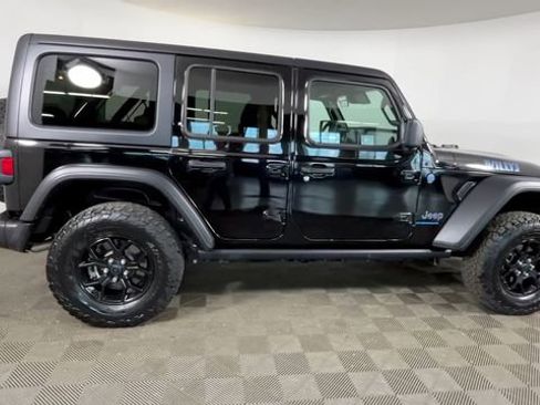 Used 2024 Jeep Wrangler Unlimited AWD/4WD image 4