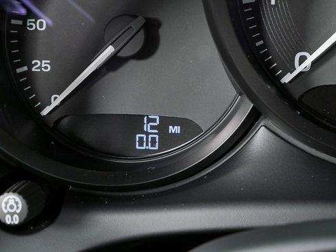 New 2026 Porsche Macan image 9