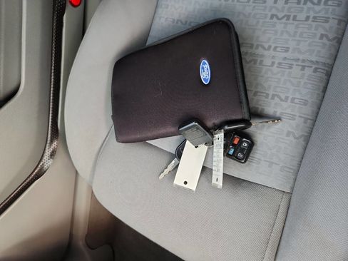 Used 2008 Ford Mustang Convertible image 26