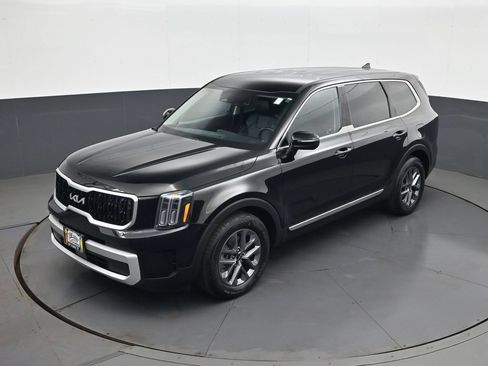 Used 2024 Kia Telluride LX AWD/4WD image 14