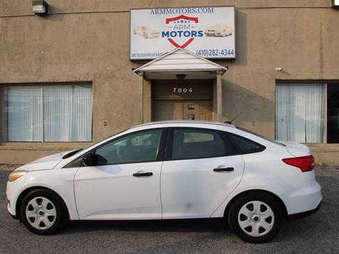 Used 2017 Ford Focus S FWD image 5