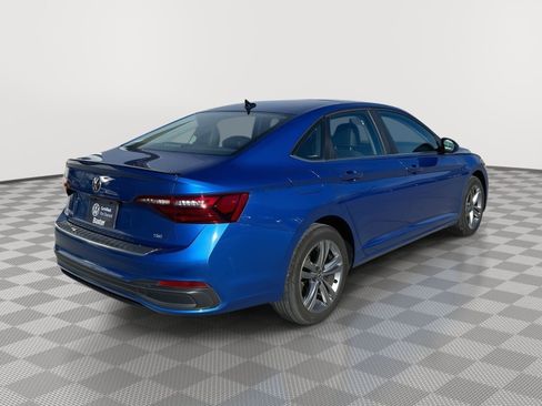 Used 2023 Volkswagen Jetta SE w/ Panoramic Sunroof Package image 15