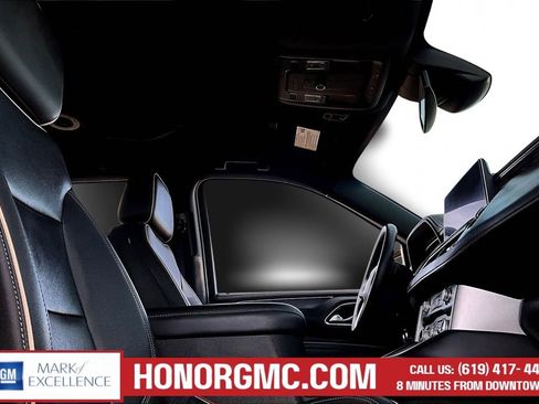 Used 2023 GMC Yukon SLT image 28