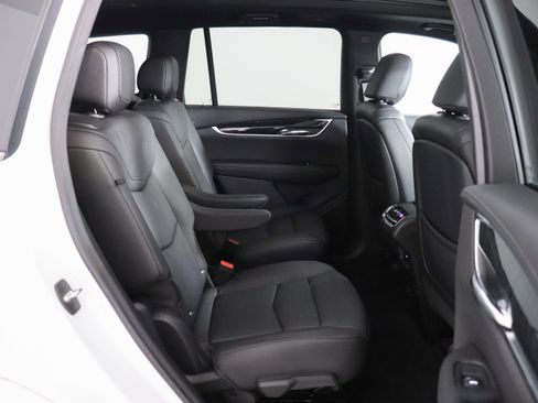 Used 2022 Cadillac XT6 Premium Luxury w/ Technology Package image 19