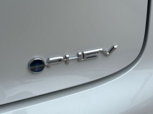 New 2026 Toyota Prius Plug-In Hybrid FWD image 6