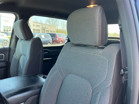 Used 2022 RAM 1500 Big Horn AWD/4WD image 6