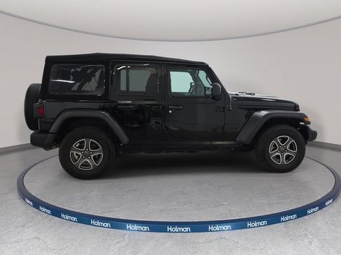 Used 2022 Jeep Wrangler Unlimited Sport AWD/4WD image 5