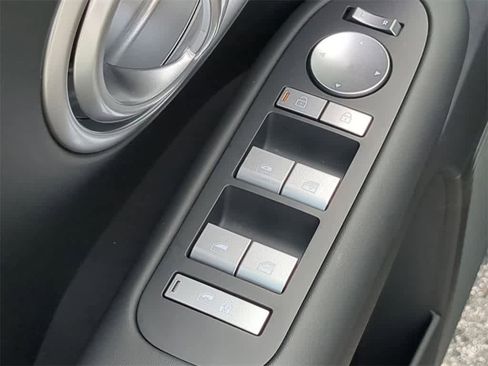 New 2026 Hyundai Ioniq 9 SE image 17