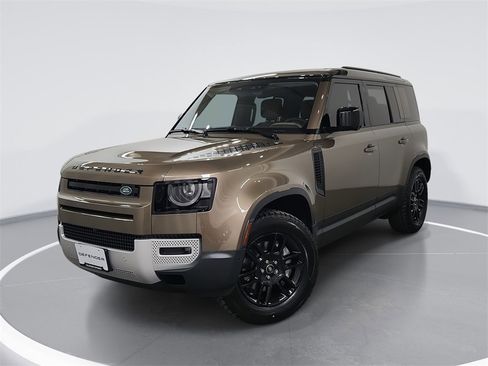 Used 2025 Land Rover Defender 110 S image 1