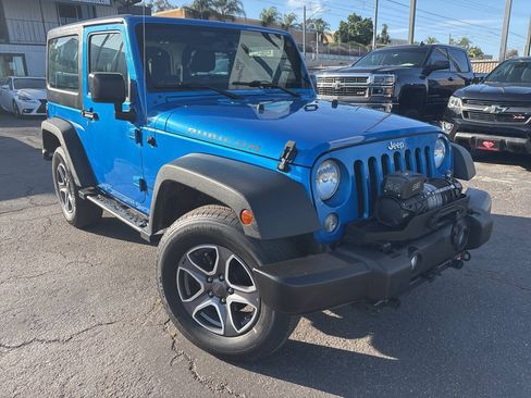 Used 2016 Jeep Wrangler Rubicon w/ Power Convenience Group AWD/4WD image 2