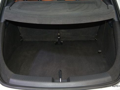 Used 2015 Volkswagen Beetle 1.8T Classic FWD image 24