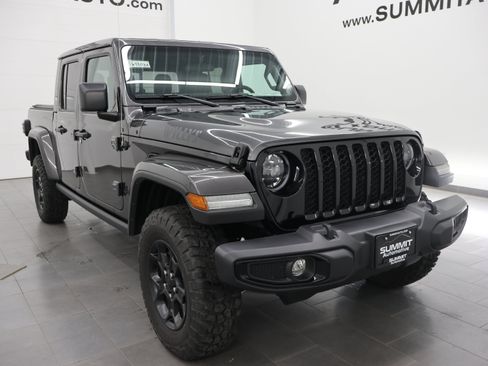 Used 2023 Jeep Gladiator Sport AWD/4WD image 2
