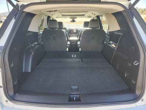 Used 2020 Chevrolet Traverse High Country image 15