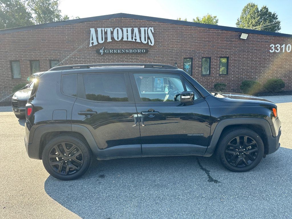 Used 2017 Jeep Renegade Altitude FWD image 8