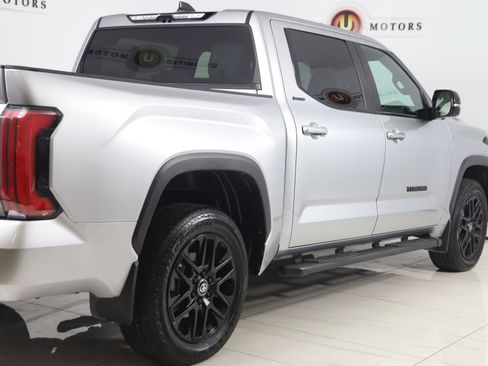 Used 2025 Toyota Tundra Limited AWD/4WD image 43