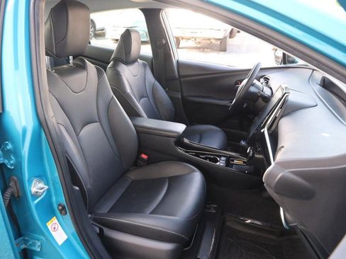 Used 2020 Toyota Prius Prime XLE FWD image 25