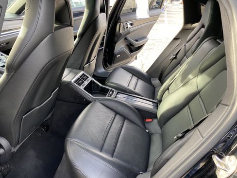 Used 2018 Porsche Panamera 4 image 17