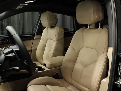 New 2026 Porsche Macan AWD/4WD image 19
