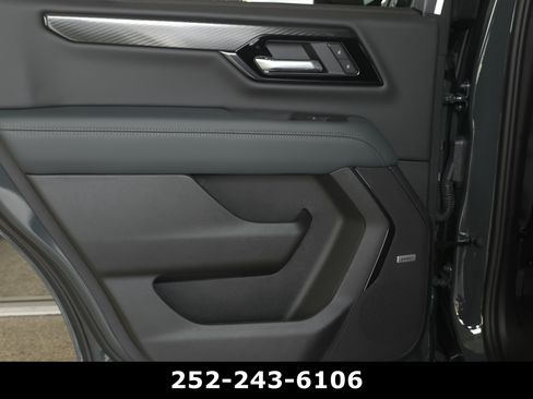 Used 2026 GMC Yukon AT4 w/ AT4 Premium Plus Package AWD/4WD image 34