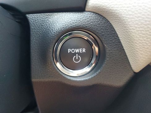 Used 2025 Toyota RAV4 XLE AWD/4WD image 23