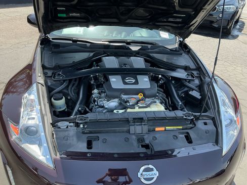 Used 2016 Nissan 370Z Coupe RWD image 18