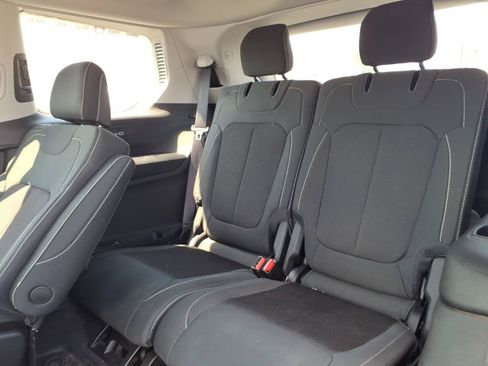 Used 2023 Jeep Grand Cherokee L Laredo w/ Luxury Tech Group I AWD/4WD image 27