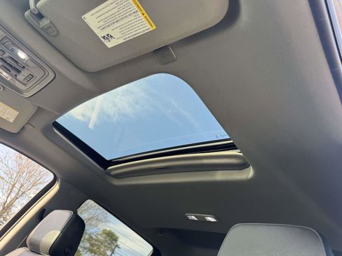 Used 2022 GMC Sierra 1500 SLT w/ SLT Premium Plus Package image 31