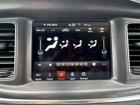 Used 2018 Dodge Charger R/T Scat Pack image 22