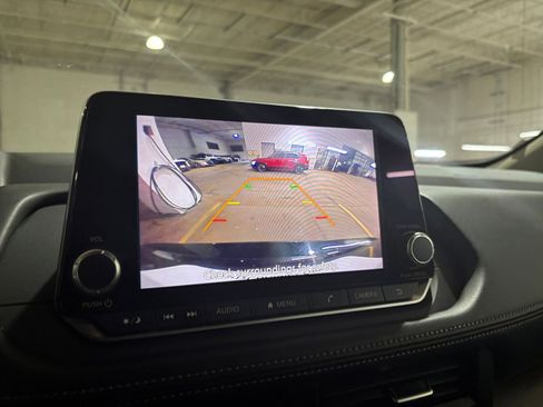 Used 2025 Nissan Rogue SV FWD image 25