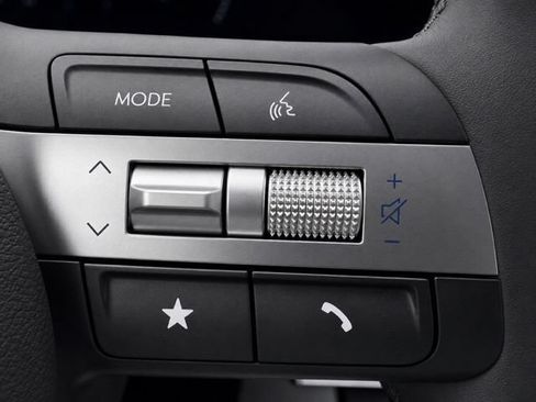 Used 2025 Hyundai Kona SEL FWD image 31