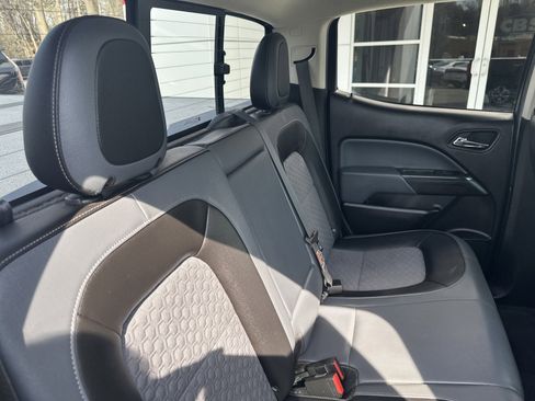 Used 2018 Chevrolet Colorado Z71 image 34