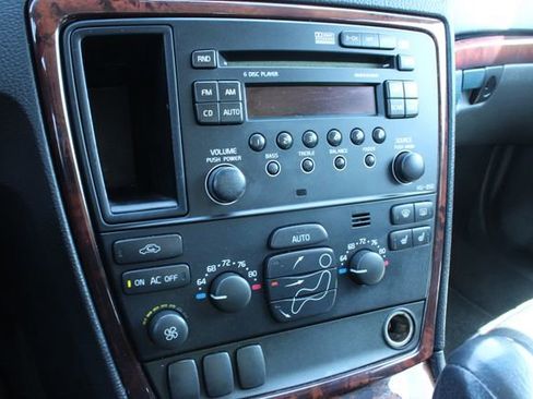 Used 2006 Volvo XC70 image 18