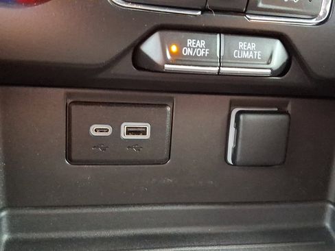 Used 2023 Chevrolet Tahoe LS image 24