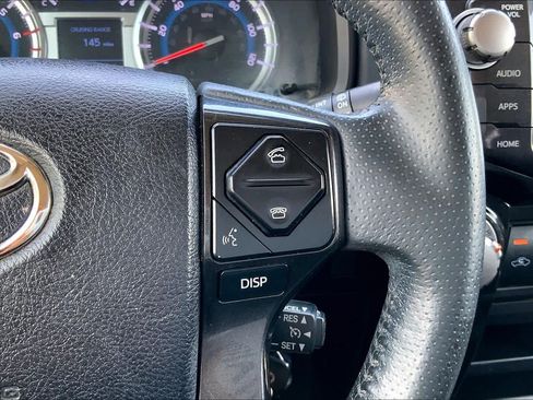 Used 2018 Toyota 4Runner TRD Off-Road Premium AWD/4WD image 25