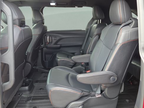 Certified 2021 Toyota Sienna XSE AWD/4WD image 12