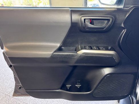 Certified 2021 Toyota Tacoma SR5 w/ Technology Package AWD/4WD image 27