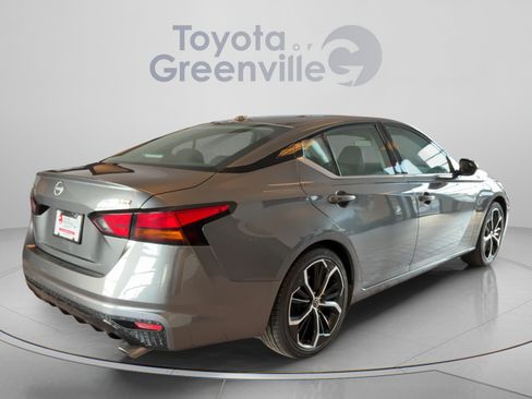 Used 2024 Nissan Altima 2.5 SR FWD image 6