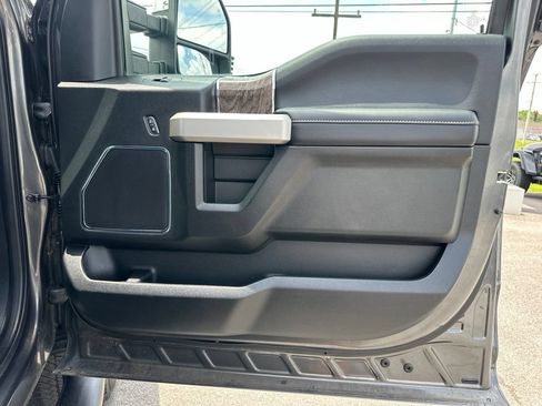 Used 2019 Ford F250 Lariat w/ Lariat Ultimate Package AWD/4WD image 21