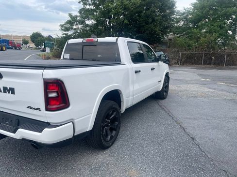 Used 2025 RAM 1500 Big Horn AWD/4WD image 5