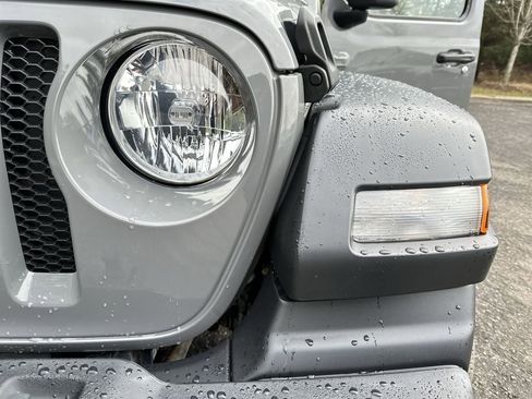 Used 2021 Jeep Wrangler Unlimited Sport image 31