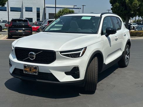 Certified 2026 Volvo XC40 B5 Plus w/ Protection Package Premier image 6