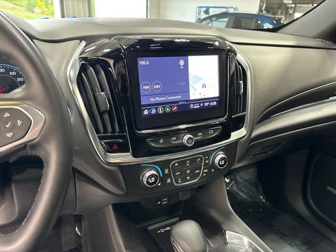 Used 2023 Chevrolet Traverse LT w/ LT Premium Package AWD/4WD image 18