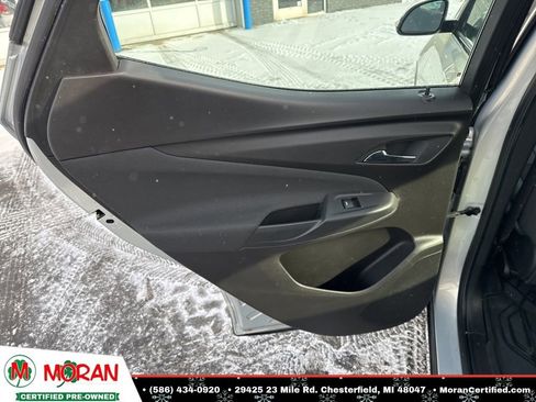 Used 2022 Chevrolet Bolt EUV LT w/ Comfort Package image 22