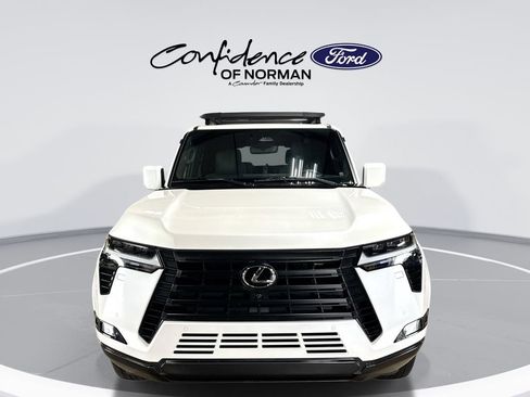 Used 2025 Lexus GX 550 w/ Accessory Package (2T) AWD/4WD image 2