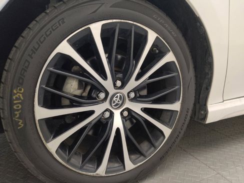 Used 2020 Toyota Camry SE image 31