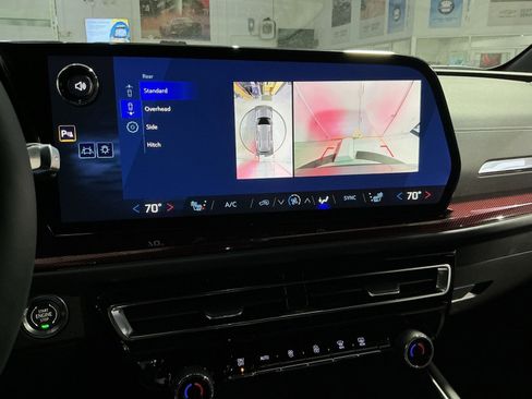 New 2026 Chevrolet Traverse Z71 w/ Driver Confidence Package image 27