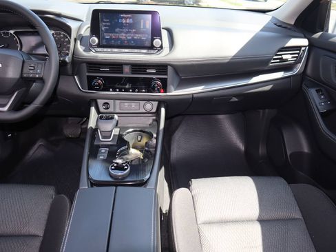 Certified 2025 Nissan Rogue SV AWD/4WD image 19