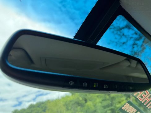 Used 2020 Nissan Pathfinder SL AWD/4WD image 45